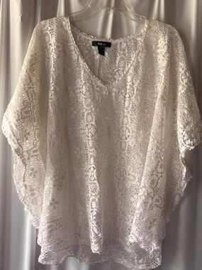 Share Style & Co. Women's White Floral Lace Poncho Top V-Neck Boho Blouse Cover